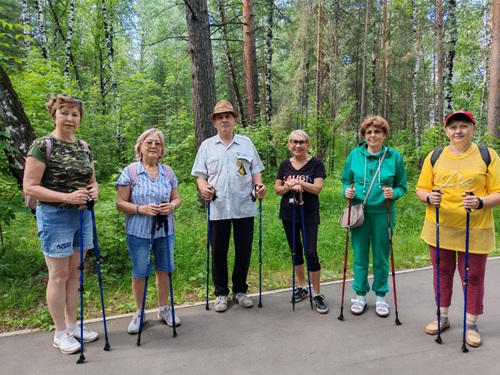 Ходьба со скандинавскими палочками — заряд бодрости и здоровья!