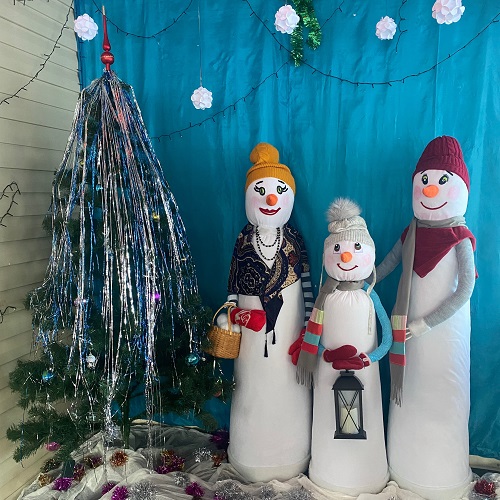 Семейство снеговиков ждёт в гости!