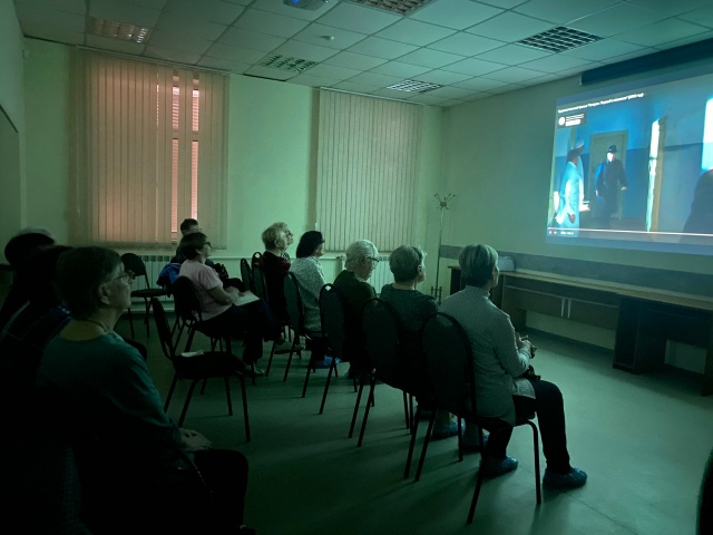 Первая встреча в клубе «Серебряный экран»: разговор о главном полете века